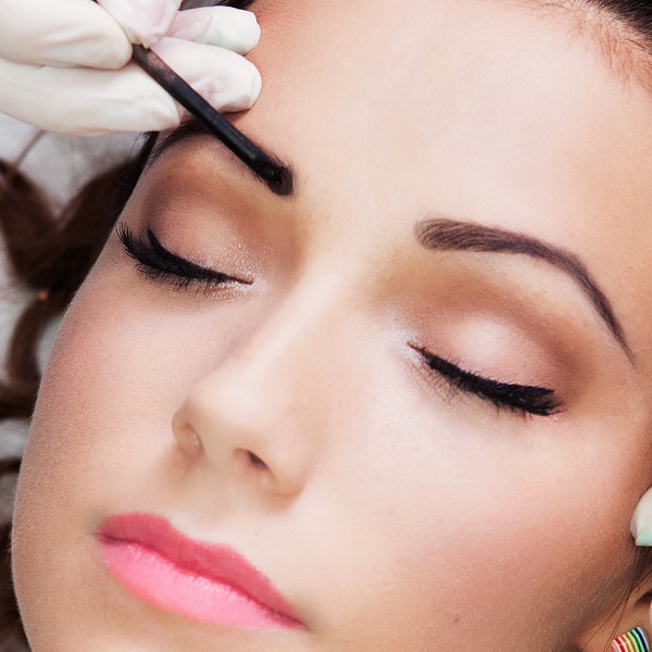 Eyebrow tinting